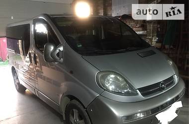 Грузопассажирский фургон Opel Vivaro 2003 в Львове