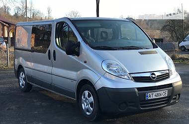 Минивэн Opel Vivaro 2011 в 