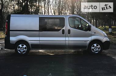 Минивэн Opel Vivaro 2011 в 