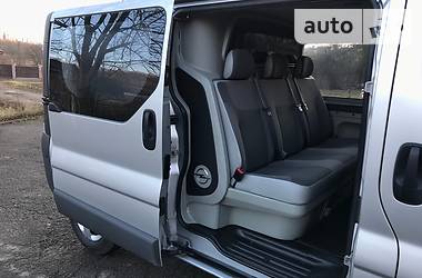 Минивэн Opel Vivaro 2011 в 