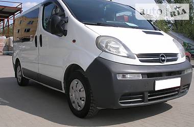 Вантажопасажирський фургон Opel Vivaro 2006 в Львові