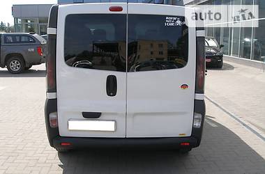 Вантажопасажирський фургон Opel Vivaro 2006 в Львові