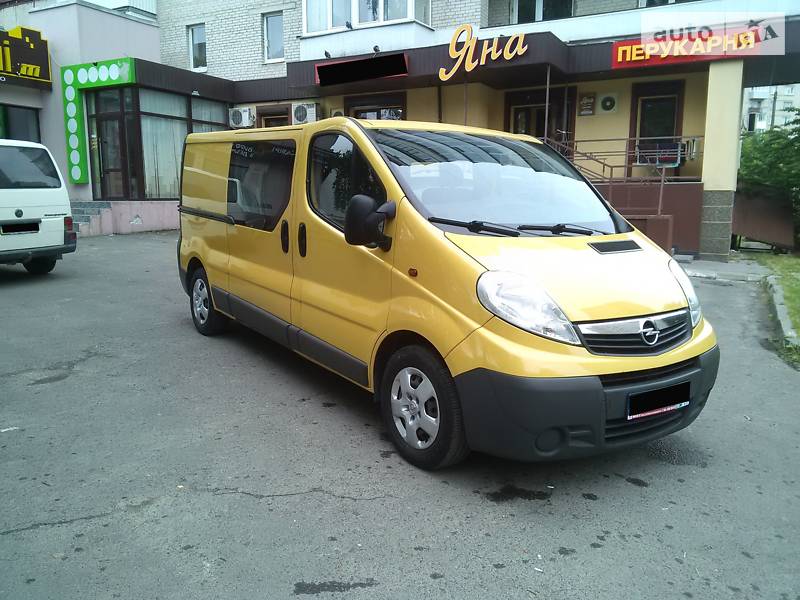 Минивэн Opel Vivaro 2011 в Луцке