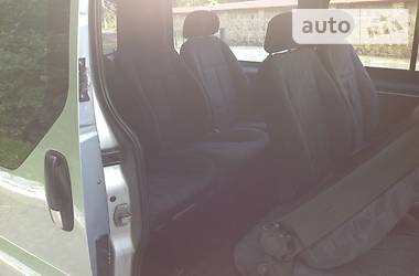 Вантажопасажирський фургон Opel Vivaro 2006 в Чернівцях