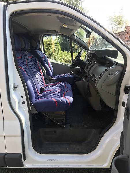 Мінівен Opel Vivaro 2007 в Бурині