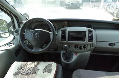 Вантажопасажирський фургон Opel Vivaro 2003 в 