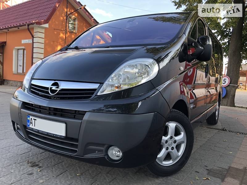 Грузопассажирский фургон Opel Vivaro 2008 в Коломые