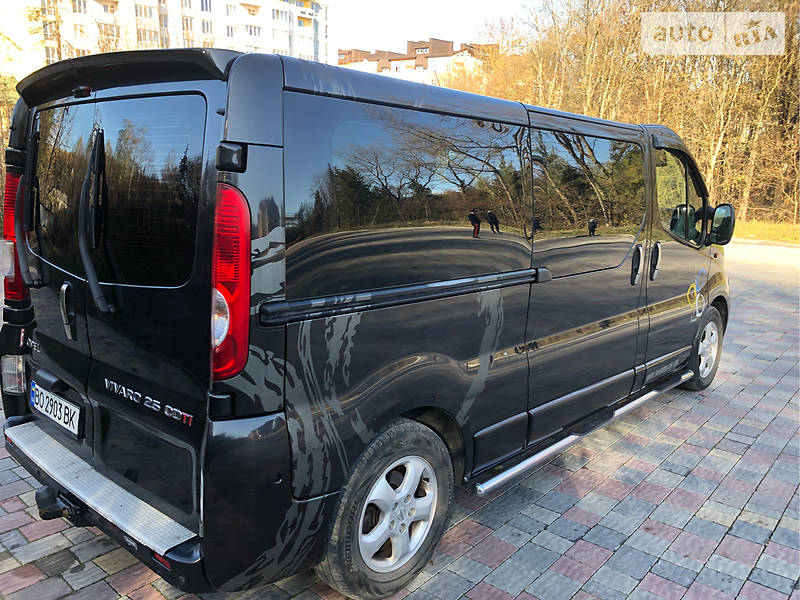 Грузопассажирский фургон Opel Vivaro 2009 в Тернополе