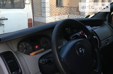 Вантажопасажирський фургон Opel Vivaro 2007 в 