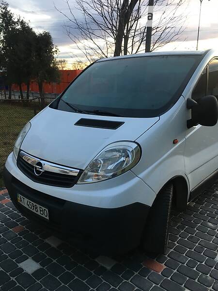 Вантажопасажирський фургон Opel Vivaro 2007 в 