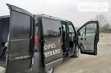 Грузопассажирский фургон Opel Vivaro 2004 в Хмельницком