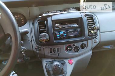 Вантажопасажирський фургон Opel Vivaro 2009 в 
