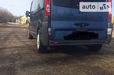 Вантажопасажирський фургон Opel Vivaro 2009 в 
