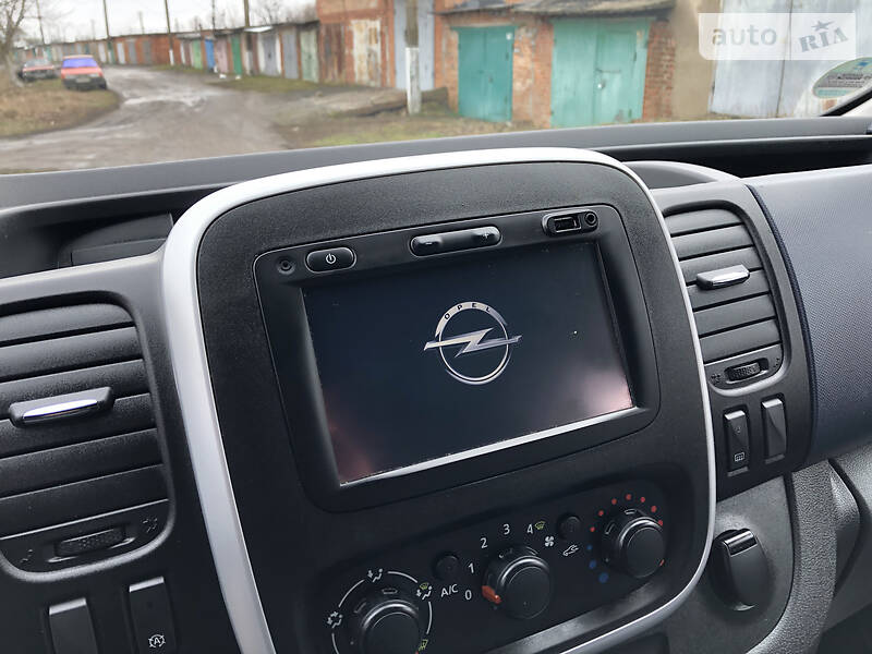 Мінівен Opel Vivaro 2015 в Козятині