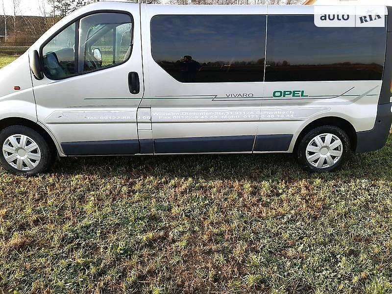 Вантажопасажирський фургон Opel Vivaro 2002 в Ратному