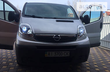 Вантажопасажирський фургон Opel Vivaro 2013 в Вишневому