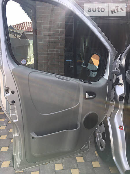 Вантажопасажирський фургон Opel Vivaro 2013 в Вишневому фото 15 Вантажопасажирський фургон Opel Vivaro 2013 в Вишневому