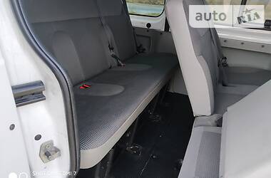 Мінівен Opel Vivaro 2011 в 