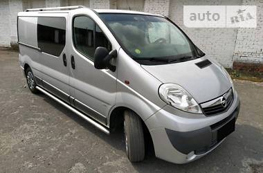 Вантажопасажирський фургон Opel Vivaro 2010 в 