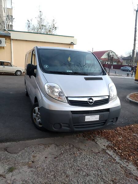 Вантажопасажирський фургон Opel Vivaro 2013 в Овручі