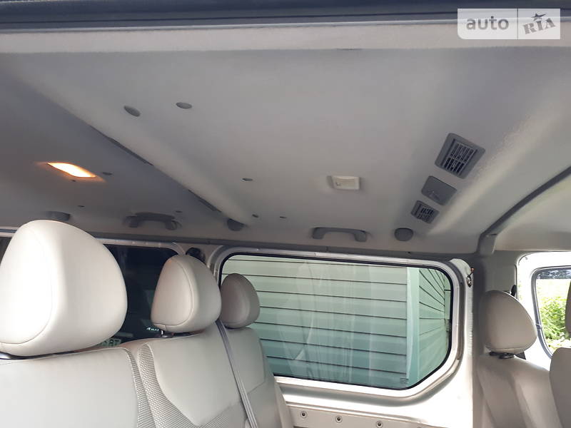 Мінівен Opel Vivaro 2011 в Косові