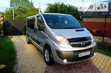 Вантажопасажирський фургон Opel Vivaro 2013 в 