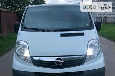 Грузопассажирский фургон Opel Vivaro 2012 в Нововолынске