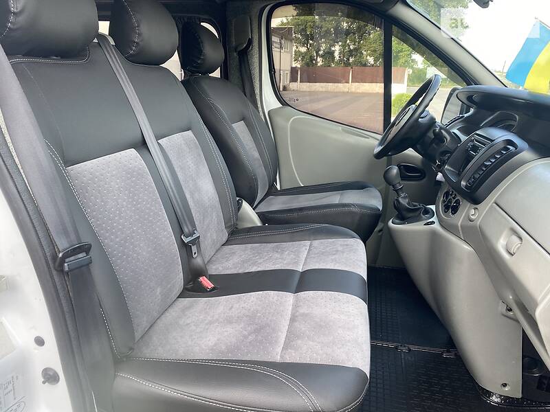 Вантажопасажирський фургон Opel Vivaro 2007 в Теофіполі