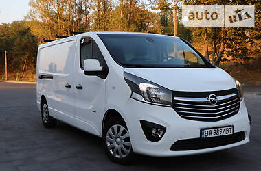 Вантажопасажирський фургон Opel Vivaro 2015 в 