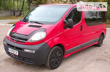 Грузопассажирский фургон Opel Vivaro 2006 в Чернигове