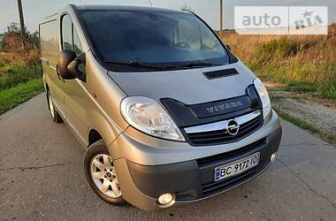 Грузопассажирский фургон Opel Vivaro 2013 в Дрогобыче