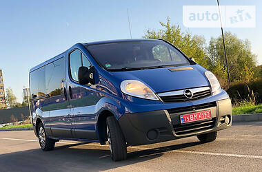 Грузопассажирский фургон Opel Vivaro 2011 в Дрогобыче