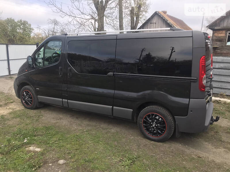 Минивэн Opel Vivaro 2011 в Ровно