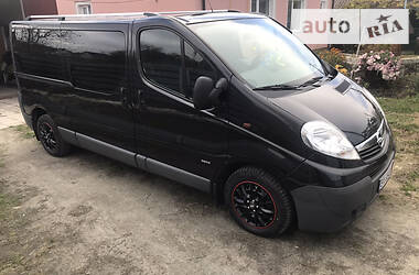 Минивэн Opel Vivaro 2011 в Ровно