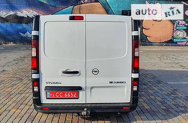 Мінівен Opel Vivaro 2016 в Луцьку