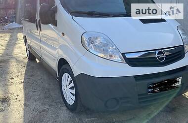 Седан Opel Vivaro 2013 в Харькове