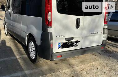 Седан Opel Vivaro 2013 в Харькове