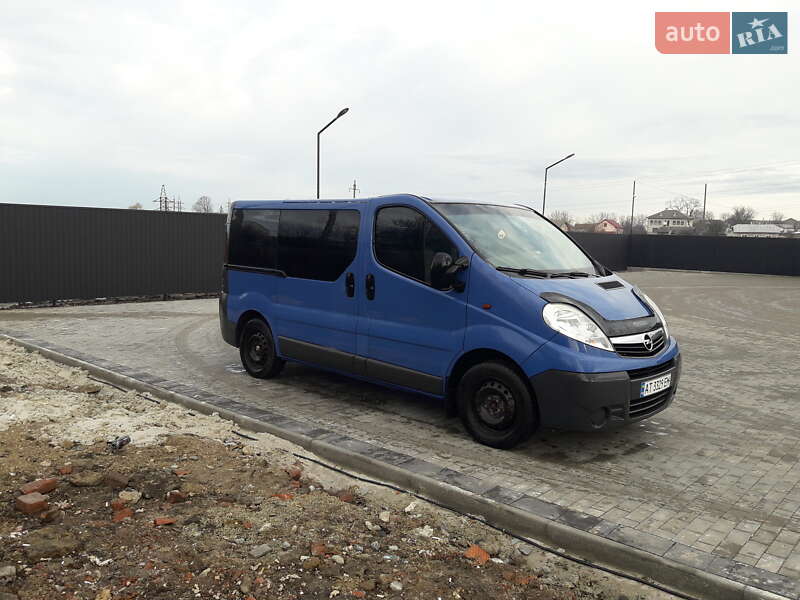 Минивэн Opel Vivaro 2009 в Городенке