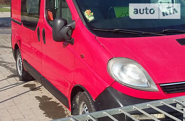 Грузопассажирский фургон Opel Vivaro 2003 в Ивано-Франковске