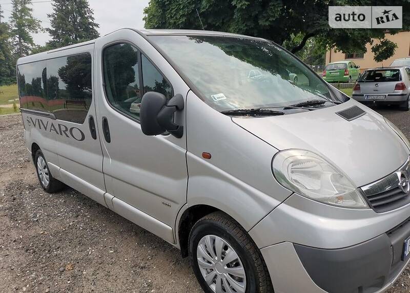 Мінівен Opel Vivaro 2011 в Слов'янську