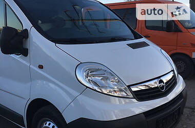 Вантажний фургон Opel Vivaro 2012 в Рівному