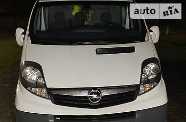 Вантажопасажирський фургон Opel Vivaro 2013 в Сумах