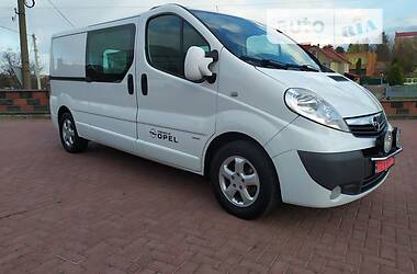 Вантажний фургон Opel Vivaro 2013 в Рівному