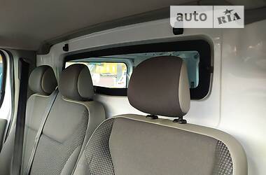 Вантажний фургон Opel Vivaro 2013 в Рівному