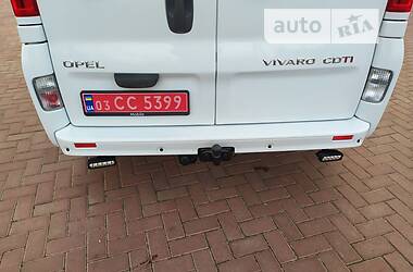 Вантажний фургон Opel Vivaro 2013 в Рівному