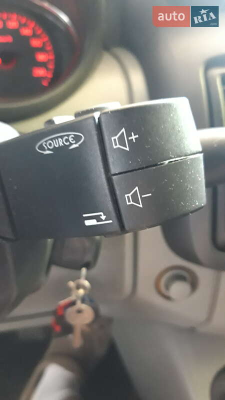 Мінівен Opel Vivaro 2012 в Києві