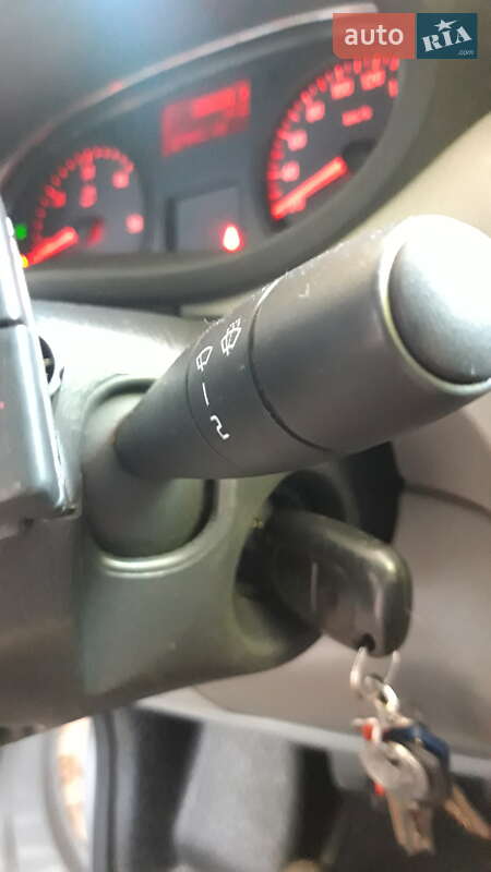 Мінівен Opel Vivaro 2012 в Києві