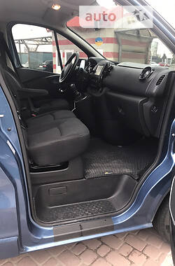 Позашляховик / Кросовер Opel Vivaro 2017 в Дніпрі