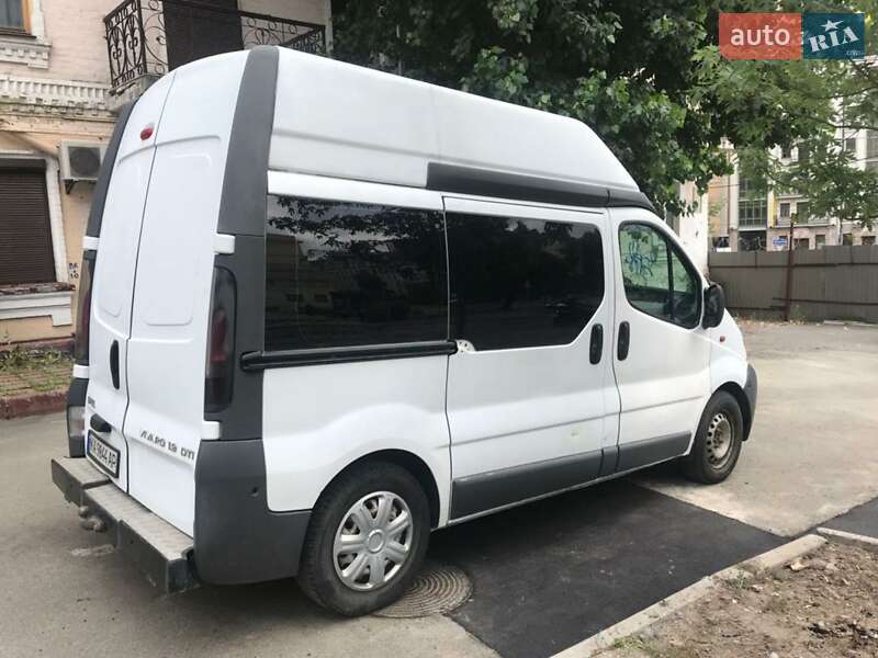 Минивэн Opel Vivaro 2003 в Ивано-Франковске