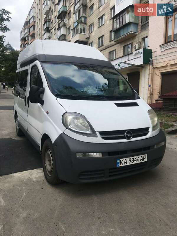 Минивэн Opel Vivaro 2003 в Ивано-Франковске